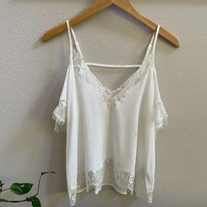 ASTR the Label White Cut-Out Shoulder Blouse, Size S, Brand new, never worn